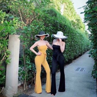 Jumpsuit dài ống loe xẻ cup ngực cột dây eo