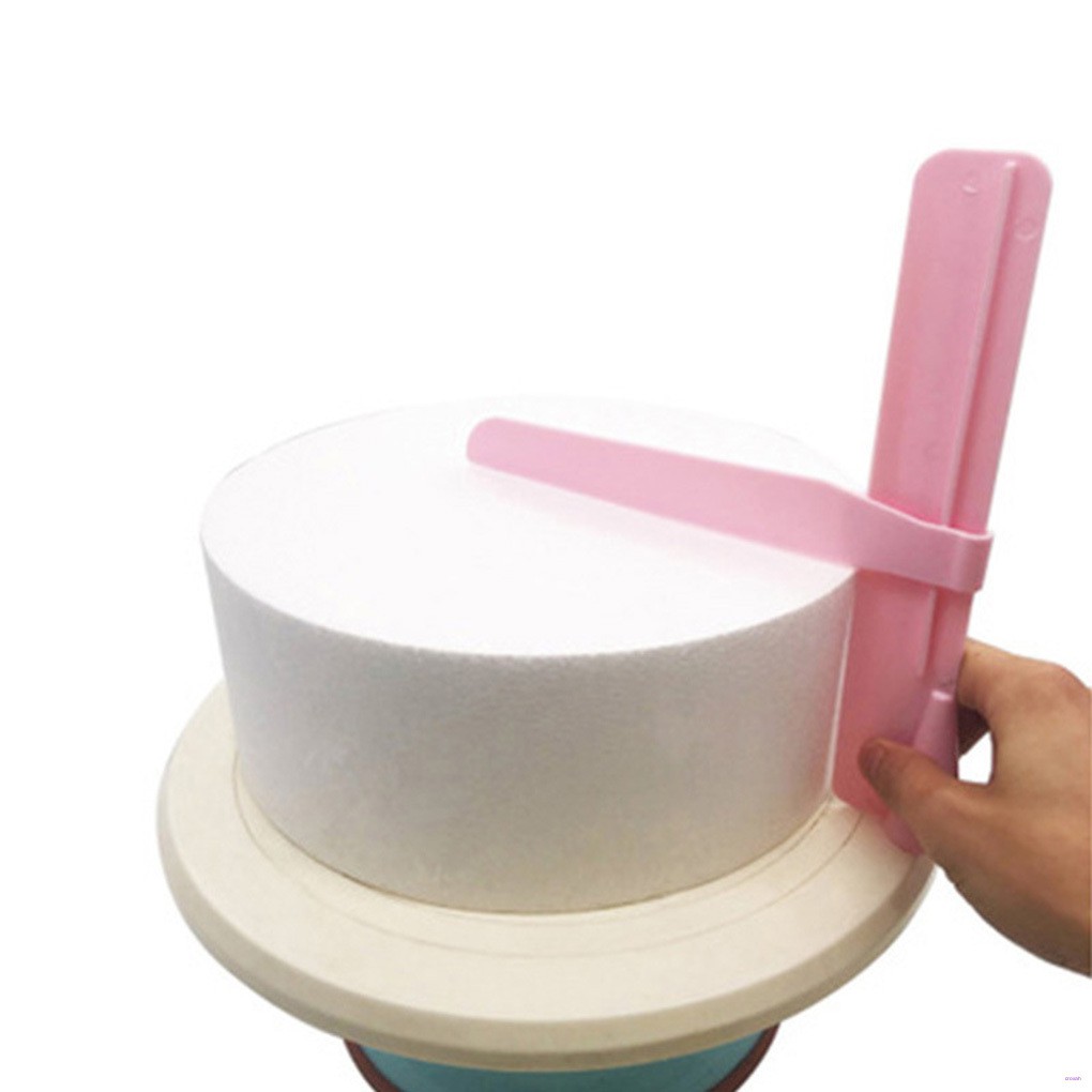 Dụng Cụ Cạo Mép Bánh Kem Làm Từ Nhựa Màu Hồng