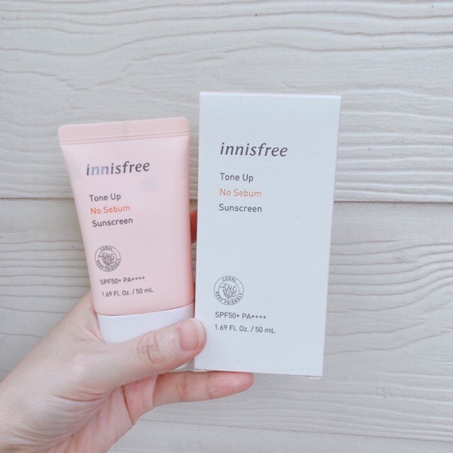 Kem Chống Nắng Kiềm Dầu và Nâng Tông Da Innisfree Tone Up No Sebum Sunscreen SPF50 PA++++ (50ml) Mới Nhất 2020