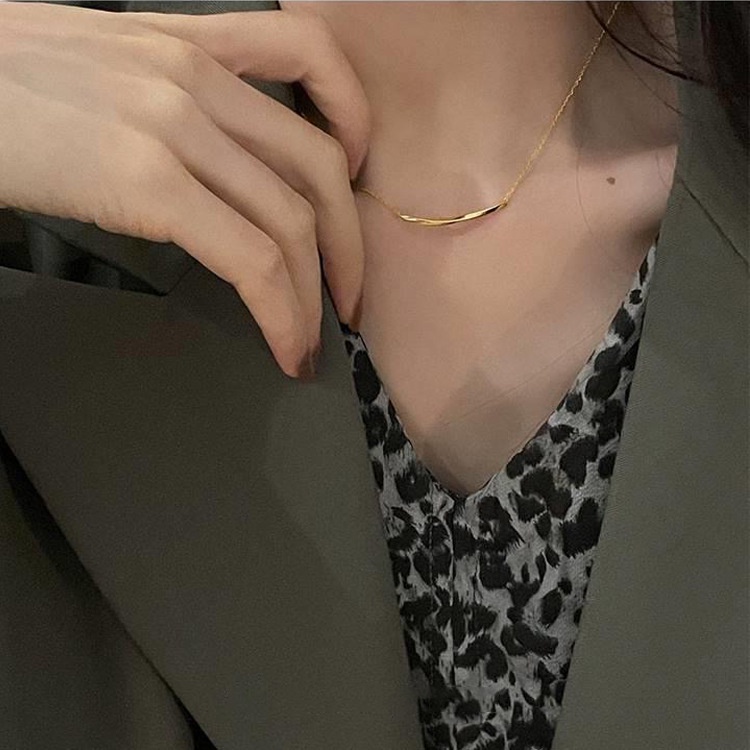 Dây Chuyền Kim Loại Mặt Chữ U Gợn Sóng Phong Cách Tối Giản Phong Cách Mới 2022