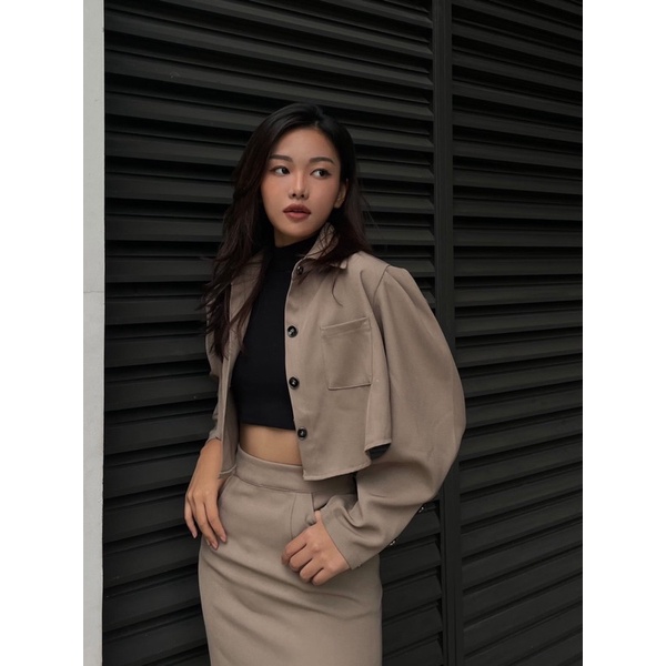 Áo khoác croptop tay dài họa tiết trơn | SAINT JACKET - CLÉLIE
