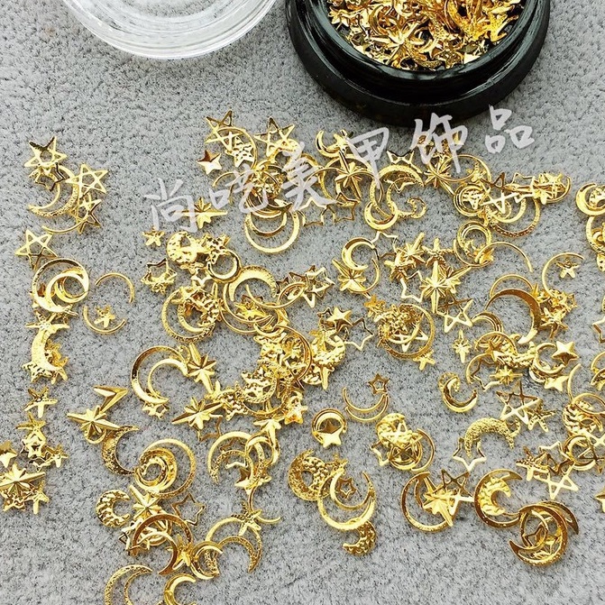 Hũ charm kim loại màu vàng hình sao trăng trang trí đính móng