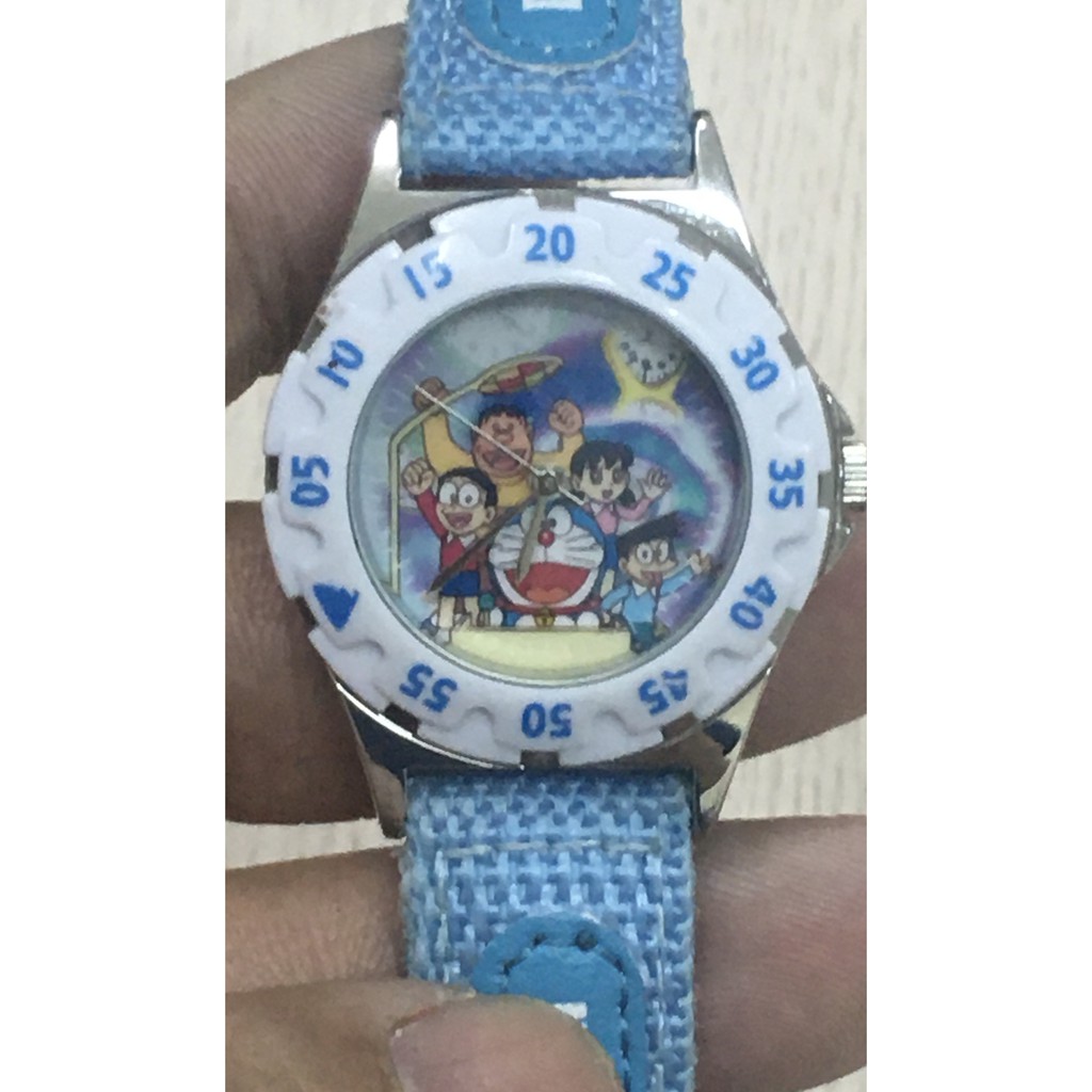 Đồng hồ bé hiệu doraemon