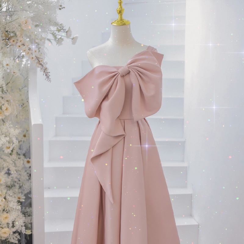Đầm Maxi Trễ Vai Màu Trắng Plus Size Cho Cô Dâu