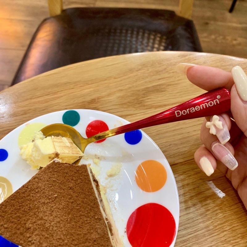 Set 4 muỗng Doremon inox mạ vàng kèm vỏ hộp xinh xắn - Bộ 4 thìa doraemon inox mạ vàng khắc hình Doremon đáng yêu