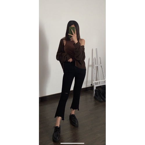 QUẦN JEANS ỐNG LOE NHẸ RÁCH GỐI - LAI QUẦN TUA LỆCH - ĐEN