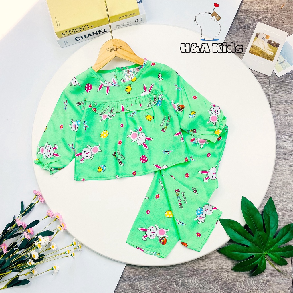 Đồ bộ dài vải tôn (tole - lanh) 2 da loại 1 kiểu bèo ngực nút sau họa tiết xinh xắn cho Bé Gái 8-18kg - MeGauu