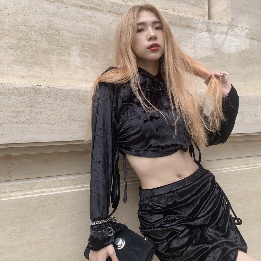 Chân váy nhung thắt dây màu đen - Black Feel Me Skirt