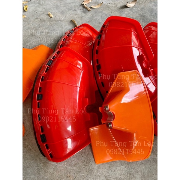 MIẾNG NHỰA CHẮN MÁY CẮT CỎ GẮN PHI ỐNG 24-26-28