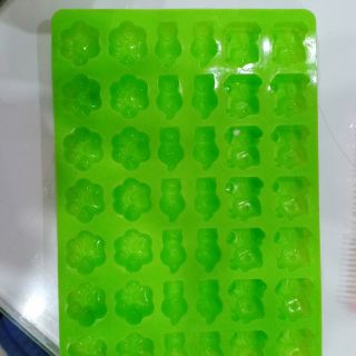 Khuôn và bột gelatin làm kẹo Chip chip