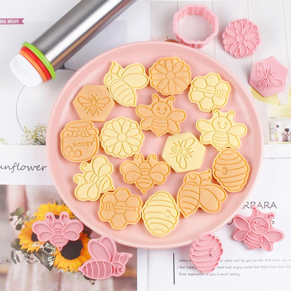 Set 8 Khuôn Làm Bánh Quy Hình Mật Ong 3D DIY
