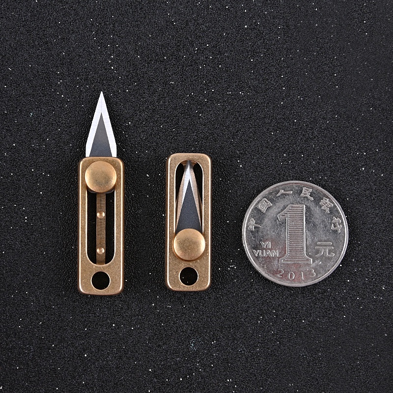 Dao Mini Bằng Đồng Thau 4,7cm YYEDC- 3 Nất Chống Trượt - Tặng kèm vòng theo móc khóa