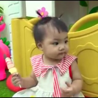 Áo váy xinh cho be hihi