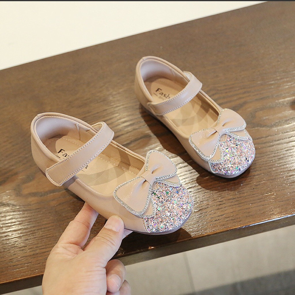 Giày Bé Gái - Giày búp bê da mềm phong cách Vitage Hàn Quốc có quai dán cho bé gái dễ thương V12