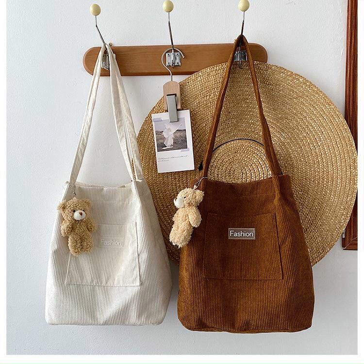 TÚI ĐEO VAI ĐEO CHÉO NỮ CHẤT NHUNG DÀY DẶN CHẮC CHẮN MÀU TRẮNG ĐEN NÂU BÒ CHỮ FASHION THỜI TRANG HOT HIT CÁ TÍNH HADI