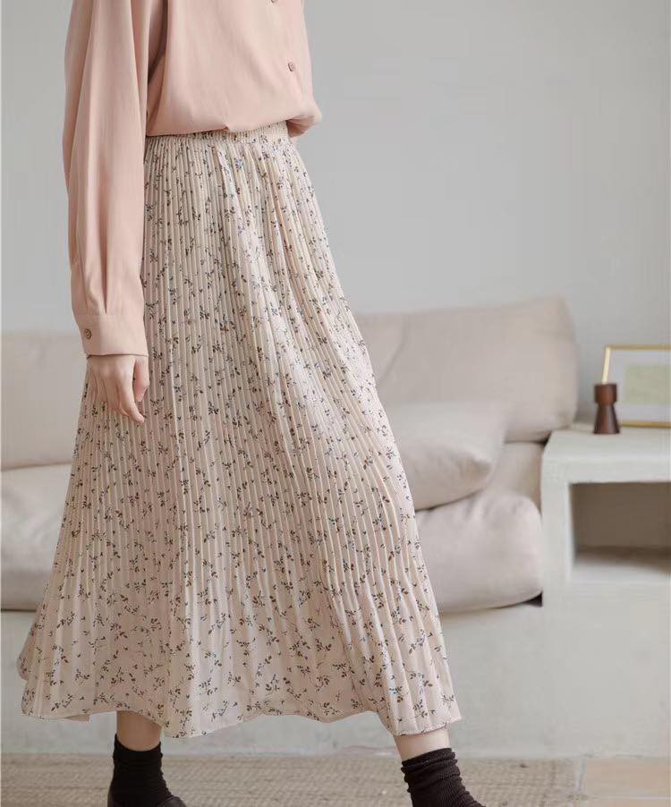 Chân váy hoa dập ly 2 lớp V102025