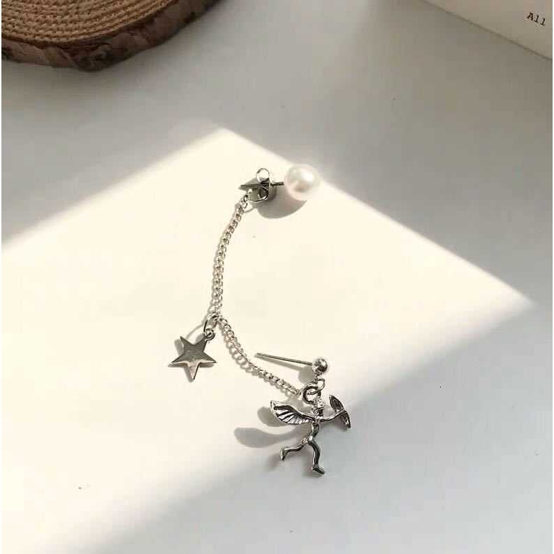 Khuyên tai không đối xứng phối ngọc trai và hình cupid thời trang dành cho nữ