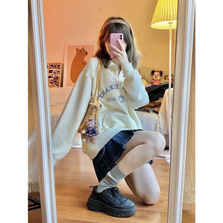 Áo Nỉ Xốp Louis MAYON Nữ Sweater form rộng tay bồng, hoodie cổ sơ mi màu trắng in chữ cá tính Ulzzang | BigBuy360 - bigbuy360.vn