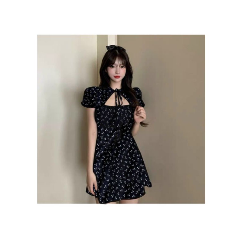 Đầm hoa tay con  khoét ngực 2M mã 1004