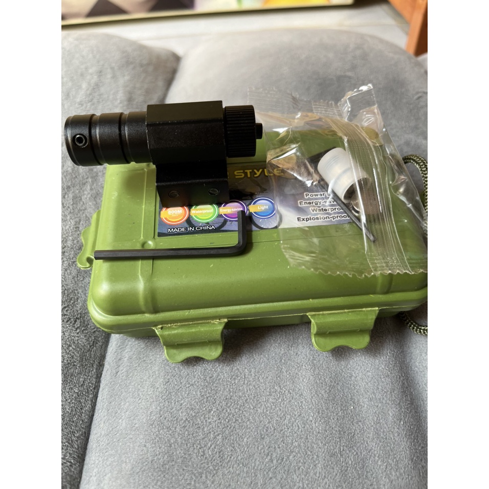 Laser mini kẹp 11-20 có thể điều chỉnh tâm laze tia màu đỏ