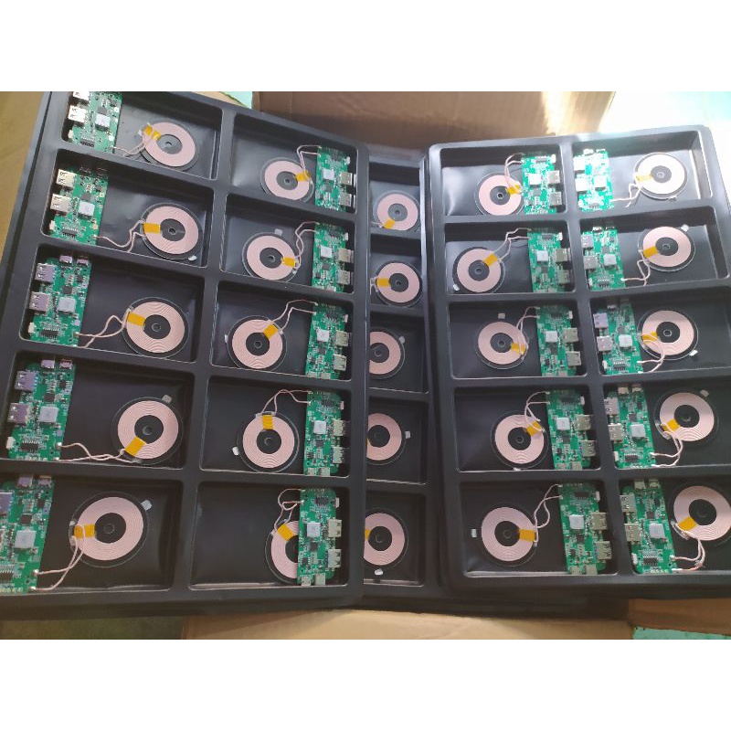 Box sạc không dây 18w