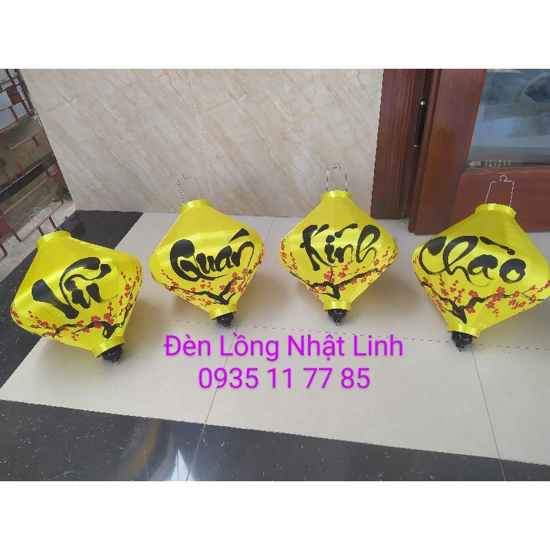 Đèn lồng Viết Chữ thư pháp, tên Quán, kèm hoạ tiết Hoa Mai ( siez 45cm )