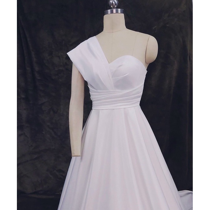 ĐẦM 1 VAI XOÈ MẶC CƯỚI XẾP LY ĐẮP CHÉO BO EO MS1135y