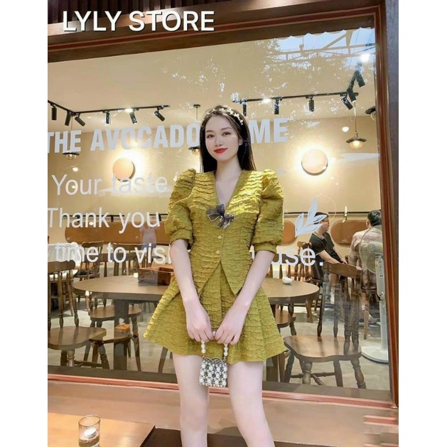 Set vest cổ V xốp + chân váy xòe