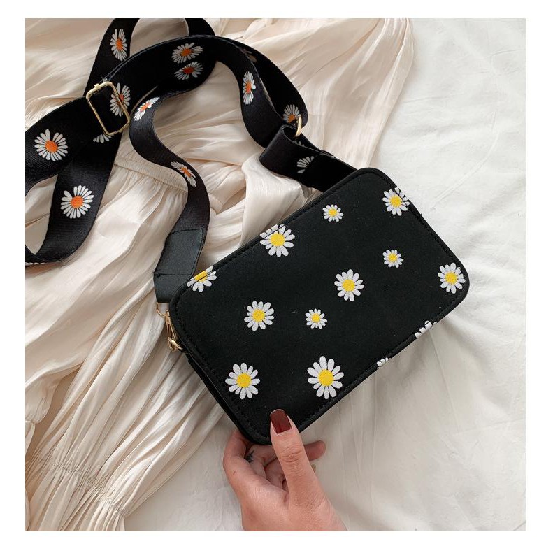 Túi đeo chéo nữ hoa cúc mini 2020