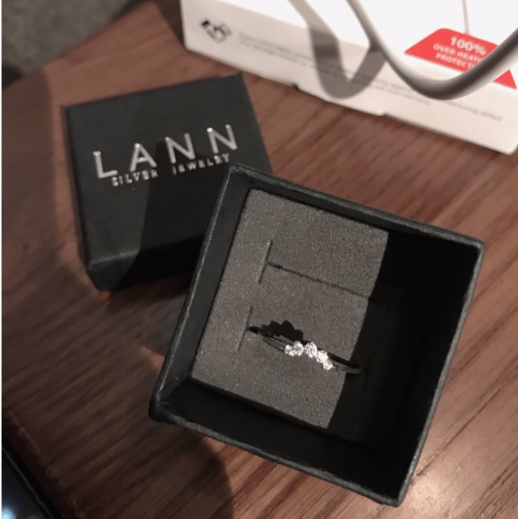 Khuyên tròn trơn size nhỏ chốt gài kín đá BẠC S925 LANN E229 ĐÁ Hiện đại, Cá tính, Phong cách Hàn Quốc