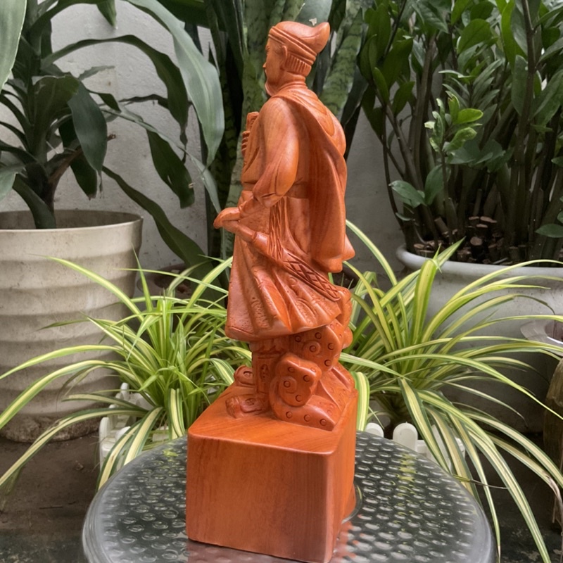 Tượng trần quốc tuấn Trần Hưng Đạo bằng gỗ hương