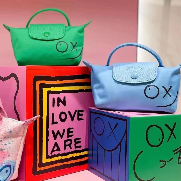 LONGCHAMP ★Bộ Đồ Thời Trang Kiểu Dáng Xinh Xắn Cho Bé★Túi Xách mini Họa Tiết graffiti 34175 L34175 Thời Trang Cho Nữ