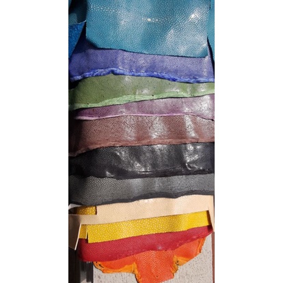 Vòng tay phong thủy da cá đuối, da trăn cao cấp