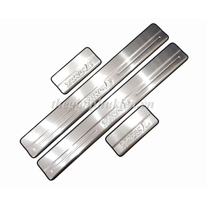 Ốp bậc cửa Toyota Yaris 2014 - 2023 mẫu inox