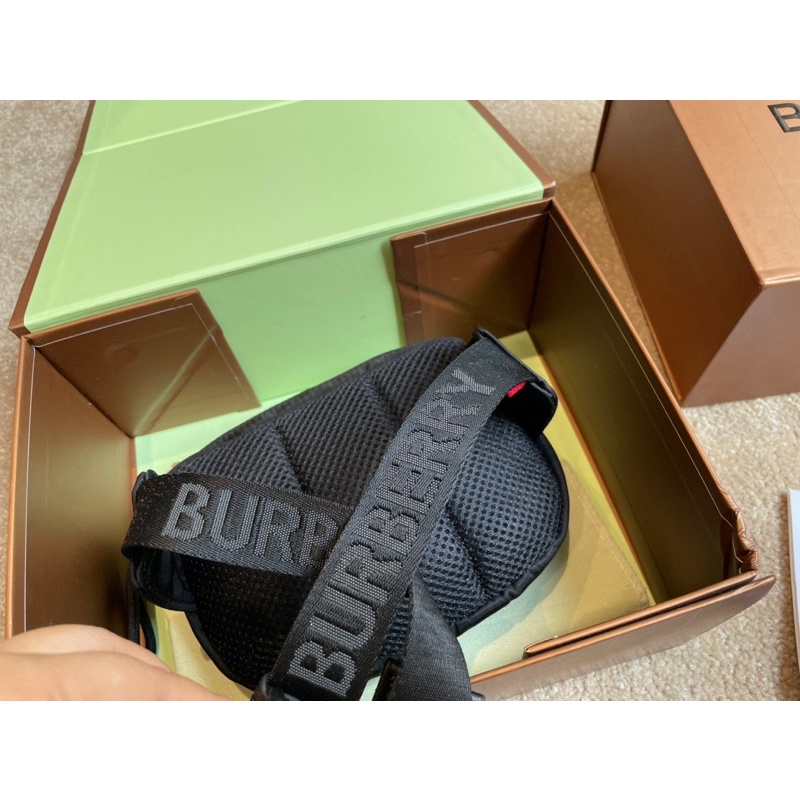 Túi đeo chéo BURBERRY cao cấp 2021