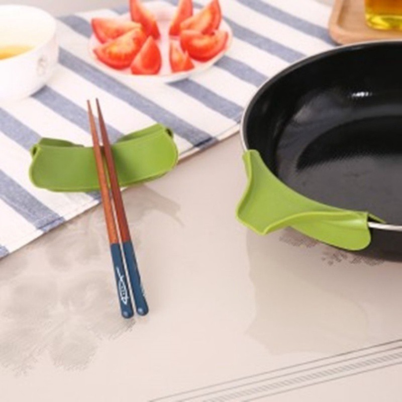 Đầu kẹp silicon vành tròn gắn miệng nồi chỉnh hướng đổ nước chống tràn tiện dụng cho nhà bếp