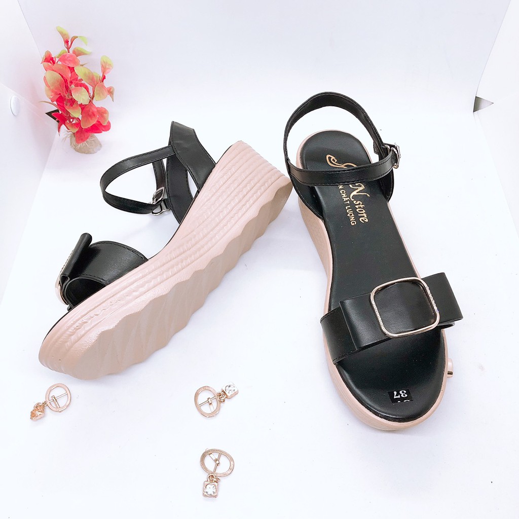 Giày Sandal Đế Xuồng 5cm Quai Ngang khoá Vuông kết Hạt