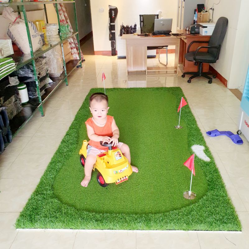 Thảm tập Putting Golf 1.5M x 3M (hoặc 3.5M): Kèm 4 hố cờ inox, cao cấp, bền bỉ, đàn hồi tốt.