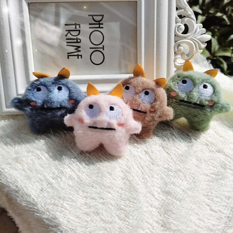 Ghim Cài Áo Hình Quái Vật Nhồi Bông Dễ Thương
