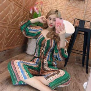 Set thổ cẩm sọc rút dây tay dài ống rộng màu nude 40-60kg