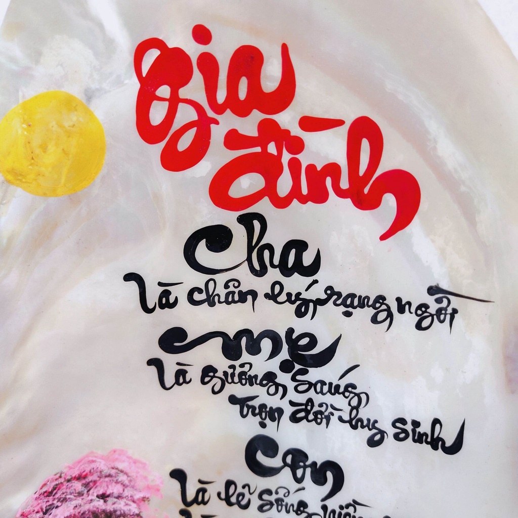 Thư pháp trên vỏ ngọc trai tự nhiên,, viết thư pháp theo yêu cầu quý khách hàng