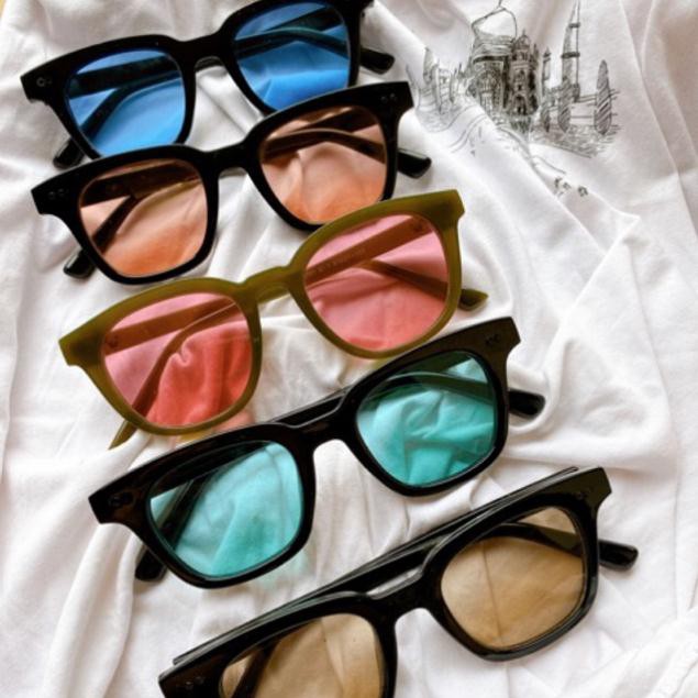 Kính V nhiều màu hót teen