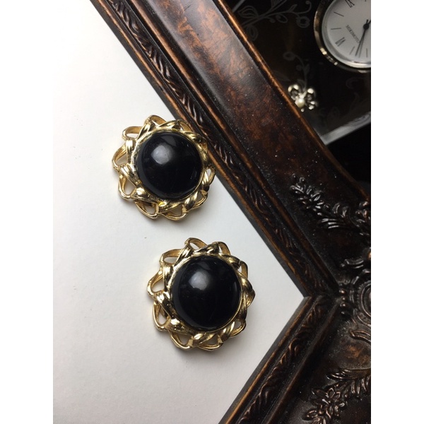 Bông tai kẹp vintage - hình bông hoa khảm đá