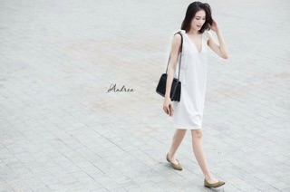 ĐẦM DÁNG SUÔNG NƠ VAI TRẮNG