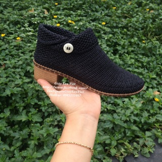 Giày boot cổ sơ mi màu đen móc bằng tay
