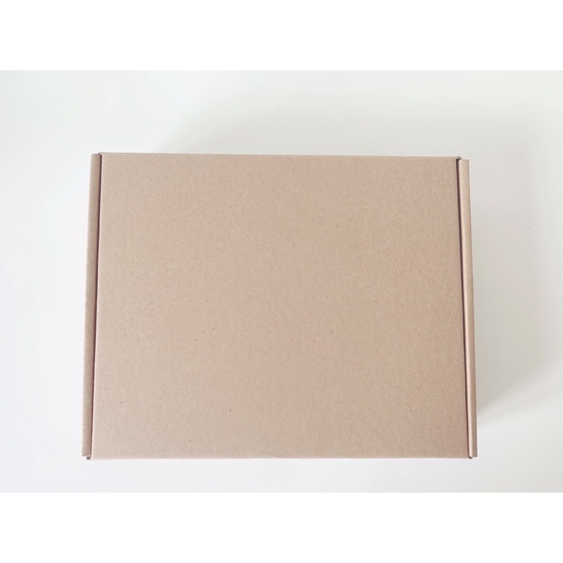 Hộp bìa Carton đựng quần áo,phụ kiện, hộp quà nắp gài 20x25x6