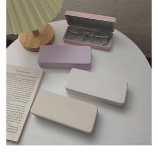 Hộp để kính kèm khăn tông màu Pastel