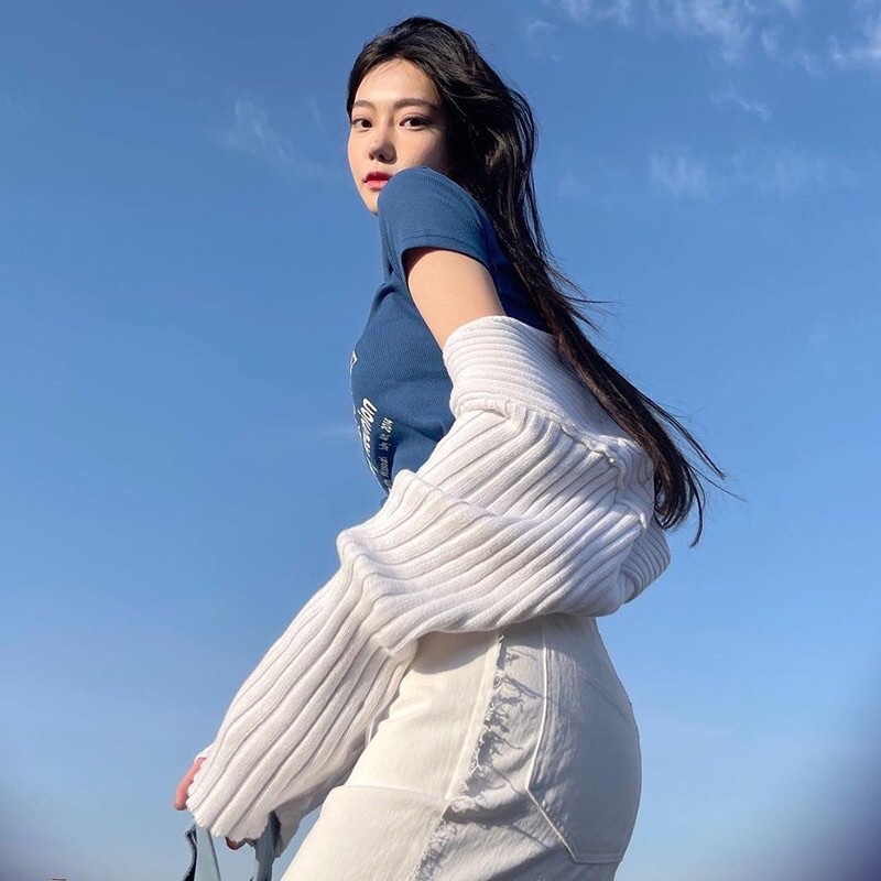 Áo Thun Croptop Tay Ngắn Cổ Tròn In Hoạ Tiết Dáng Ôm Body Phong Cách Năng Động Xinh Xắn, Xanh Family
