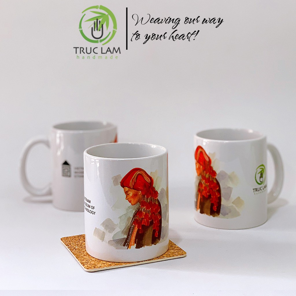 Cốc Uống Nước Có Quai Cầm Chất Liệu Sứ Bát Tràng In Hình Cô Gái Dân Tộc - Trúc Lâm Handmade