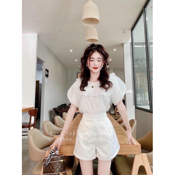 Set áo cổ bèo tay bồng kèm quần sooc tacta chun lưng